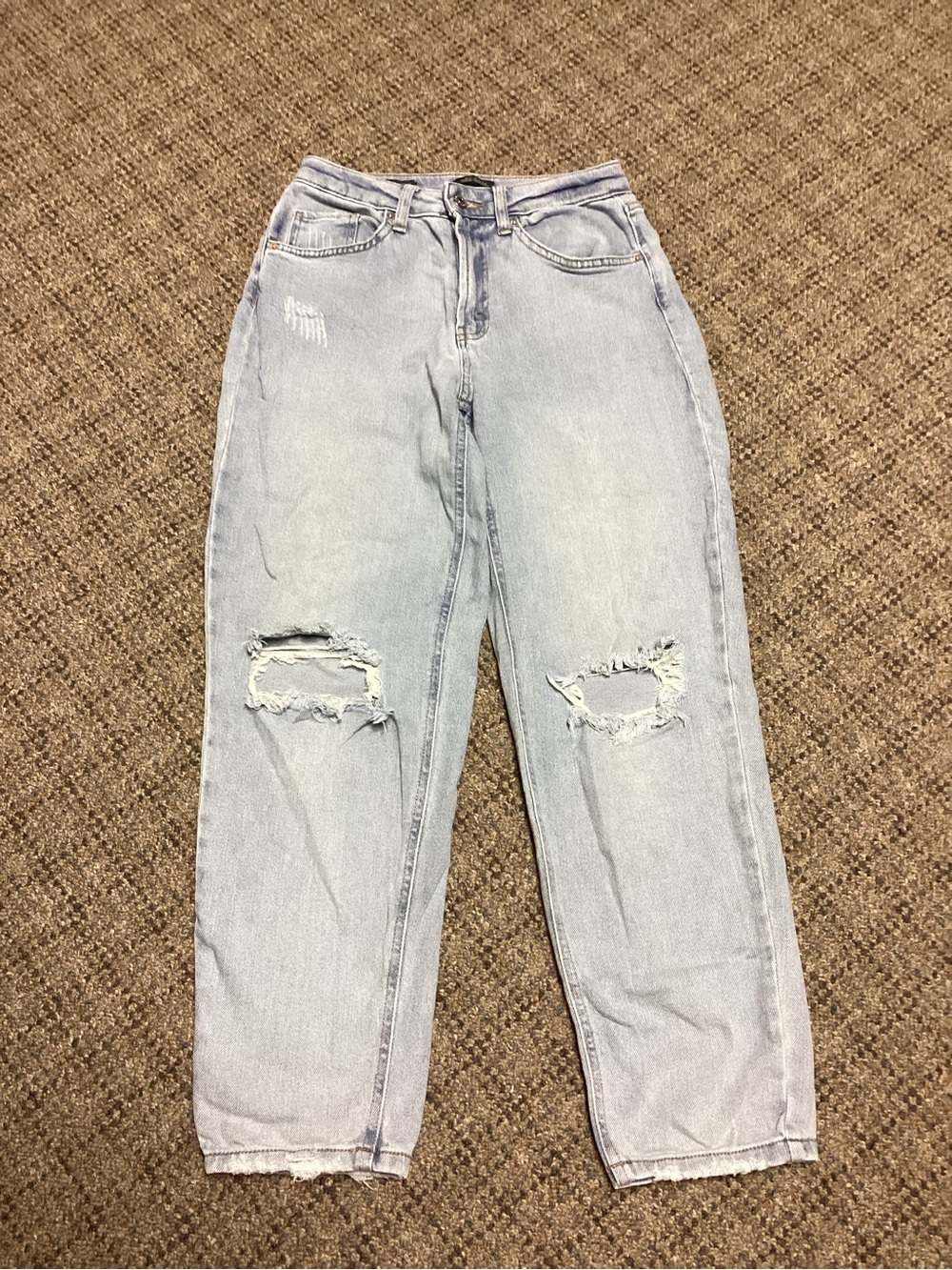 Wild Fable Supe High Rise Tapered Leg Light Wash Distressed Ripped Jeans * 2